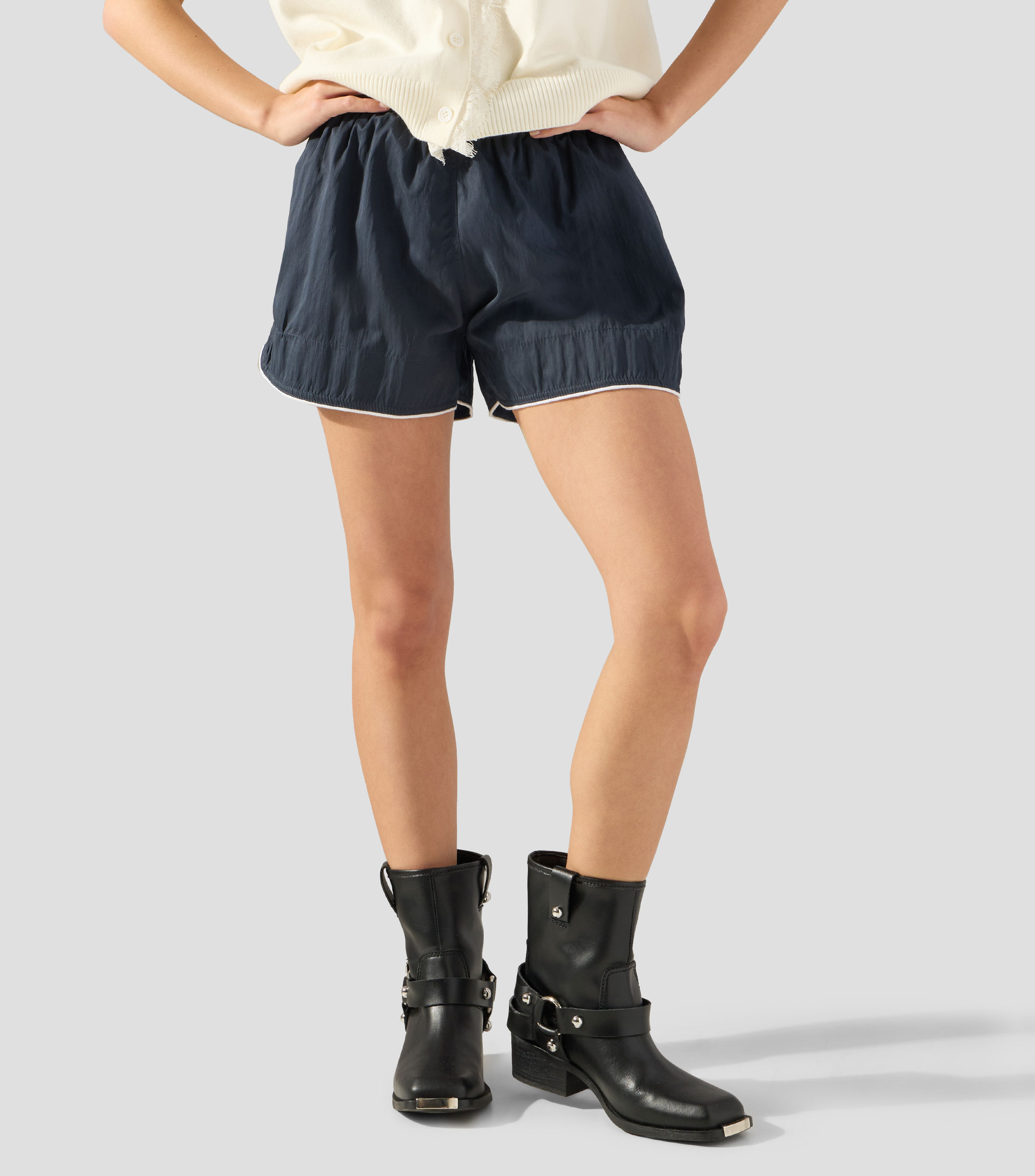 Short liso Mujer